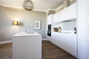 JOIVY Splendid 2-Br Apartment In New Town