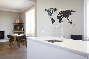 JOIVY Splendid 2-Br Apartment In New Town