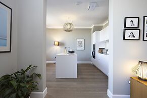 JOIVY Splendid 2-Br Apartment In New Town