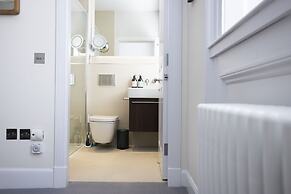 JOIVY Splendid 2-Br Apartment In New Town