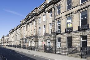 JOIVY Splendid 2-Br Apartment In New Town