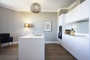 JOIVY Splendid 2-Br Apartment In New Town