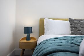 JOIVY Splendid 2-Br Apartment In New Town