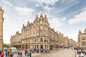 JOIVY Luxury Old Town Apartment