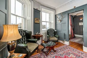 JOIVY Luxury Old Town Apartment