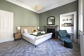 JOIVY Homely 1-Bed Flat By St Giles W/ Desk