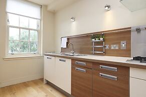 JOIVY Executive 2-Bed Apt With Stunning Roof Terraces