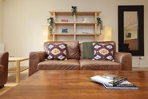 JOIVY Executive 2-Bed Apt With Stunning Roof Terraces