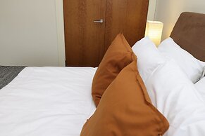 JOIVY Executive 2-Bed Apt With Stunning Roof Terraces