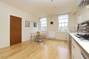 JOIVY Executive 2-Bed Apt With Stunning Roof Terraces