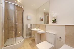 JOIVY Executive 2-Bed Apt With Stunning Roof Terraces