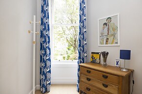 JOIVY 3-Bed Meadows Flat Near Castle & Royal Mile