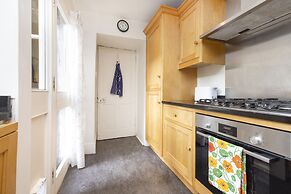 JOIVY 3-Bed Meadows Flat Near Castle & Royal Mile