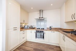 JOIVY Modern 2-Bedroom Flat Near Inverleith Park