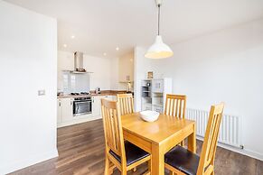 JOIVY Modern 2-Bedroom Flat Near Inverleith Park