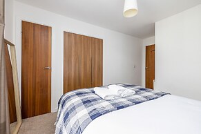 JOIVY Modern 2-Bedroom Flat Near Inverleith Park