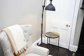 JOIVY Modern 1-Br Apt W/ Communal Terrace In Trendy Stockbridge