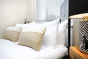 JOIVY Modern 1-Br Apt W/ Communal Terrace In Trendy Stockbridge