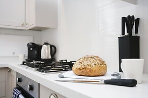 JOIVY Modern 1-Br Apt W/ Communal Terrace In Trendy Stockbridge