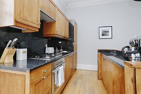 JOIVY Bright 2Br Apt W/ Stunning View, Next To Edinburgh Castle