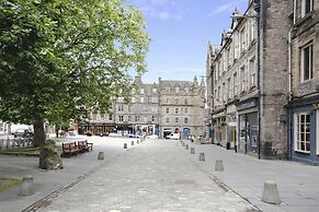 JOIVY Bright 2Br Apt W/ Stunning View, Next To Edinburgh Castle