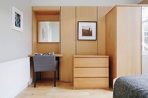 JOIVY Bright 2Br Apt W/ Stunning View, Next To Edinburgh Castle