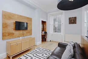 JOIVY Bright 2Br Apt W/ Stunning View, Next To Edinburgh Castle