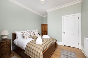 JOIVY Charming 2-Bed Flat Near Edinburgh Castle