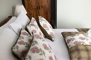 JOIVY Charming 2-Bed Flat Near Edinburgh Castle