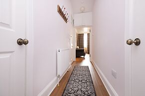 JOIVY Charming 2-Bed Flat Near Edinburgh Castle