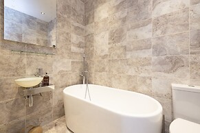 JOIVY Charming 2-Bed Flat Near Edinburgh Castle