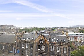 JOIVY Charming 2-Bed Flat Near Edinburgh Castle