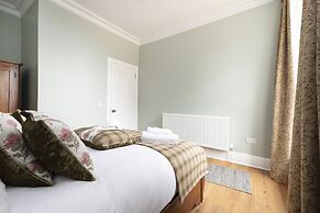 JOIVY Charming 2-Bed Flat Near Edinburgh Castle