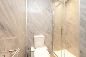 JOIVY 3BR Flat in Haymarket with Free Parking