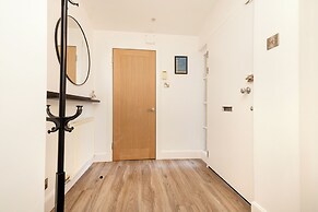 JOIVY 3BR Flat in Haymarket with Free Parking