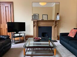Altido Adorable 1 Bed Flat Near West End