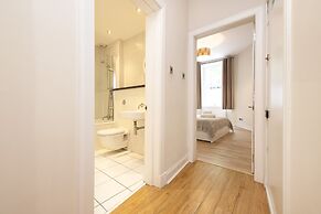 JOIVY Chic Flat Near Stockbridge Market W/ Patio