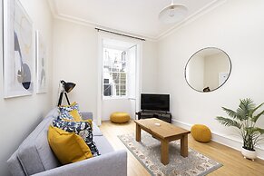 JOIVY Chic Flat Near Stockbridge Market W/ Patio