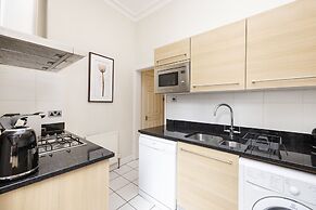 JOIVY Chic Flat Near Stockbridge Market W/ Patio