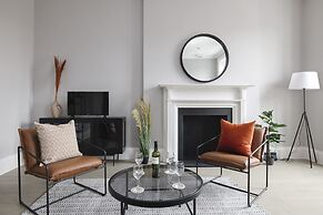 JOIVY Luxurious 2 Br Apt On Notable George Street