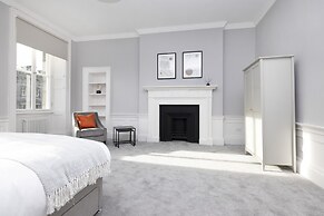 JOIVY Luxurious 2 Br Apt On Notable George Street