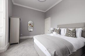 JOIVY Luxurious 2 Br Apt On Notable George Street