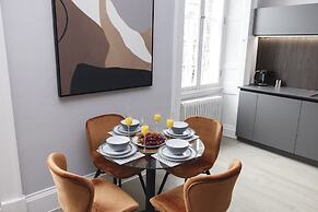 JOIVY Luxurious 2 Br Apt On Notable George Street