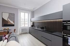 JOIVY Luxurious 2 Br Apt On Notable George Street