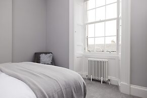 JOIVY Luxurious 2 Br Apt On Notable George Street