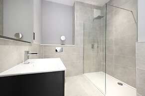 JOIVY Luxurious 2 Br Apt On Notable George Street