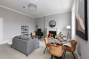 JOIVY Luxurious 2 Br Apt On Notable George Street