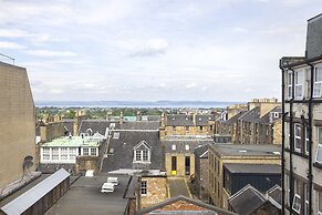 JOIVY Luxury Flat Near Edinburgh Castle