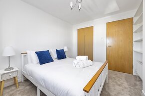 JOIVY Stunning 2-Bed Flat W/ Free Parking