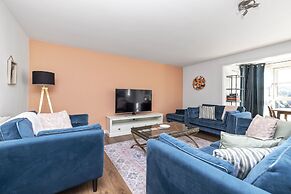 JOIVY Stunning 2-Bed Flat W/ Free Parking